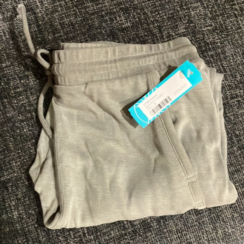 Free people movement olive back into it jogger size medium NWT